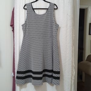 Dress white diamond check pattern
